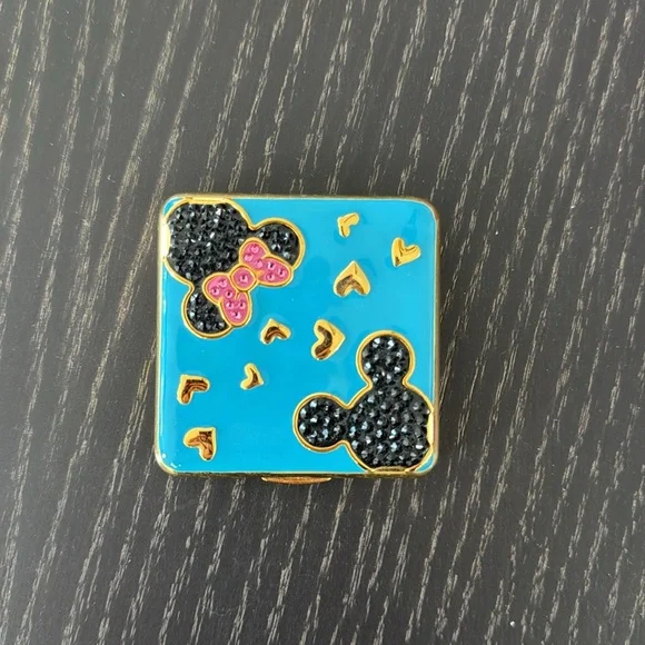 Estée Lauder crystal Disney Minnie and Mickey compact, never used - Picture 3 of 4